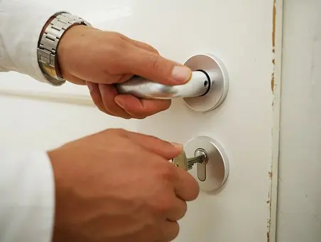 Broken-Key-Extraction--in-Laveen-Arizona-Broken-Key-Extraction-5638842-image