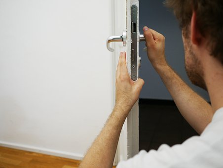 Residential-House-Lockout--in-Gilbert-Arizona-residential-house-lockout-gilbert-arizona.jpg-image